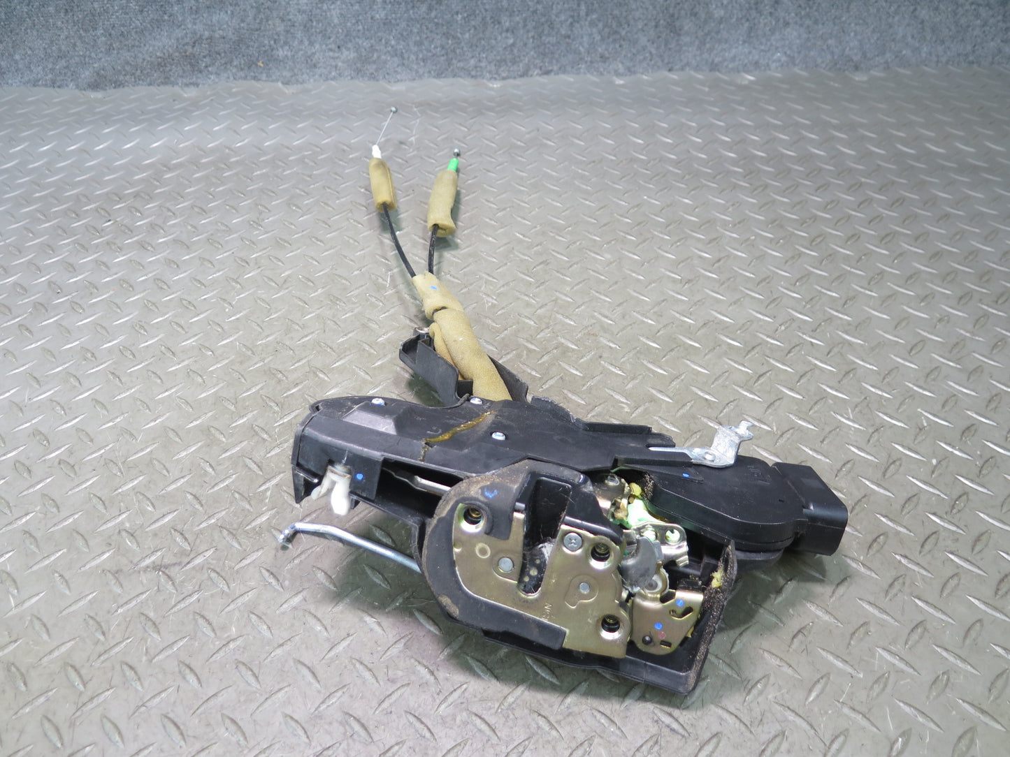 02-06 Lexus UCF30L LS430 Front Left Door Lock Latch Actuator NO Soft Close OEM
