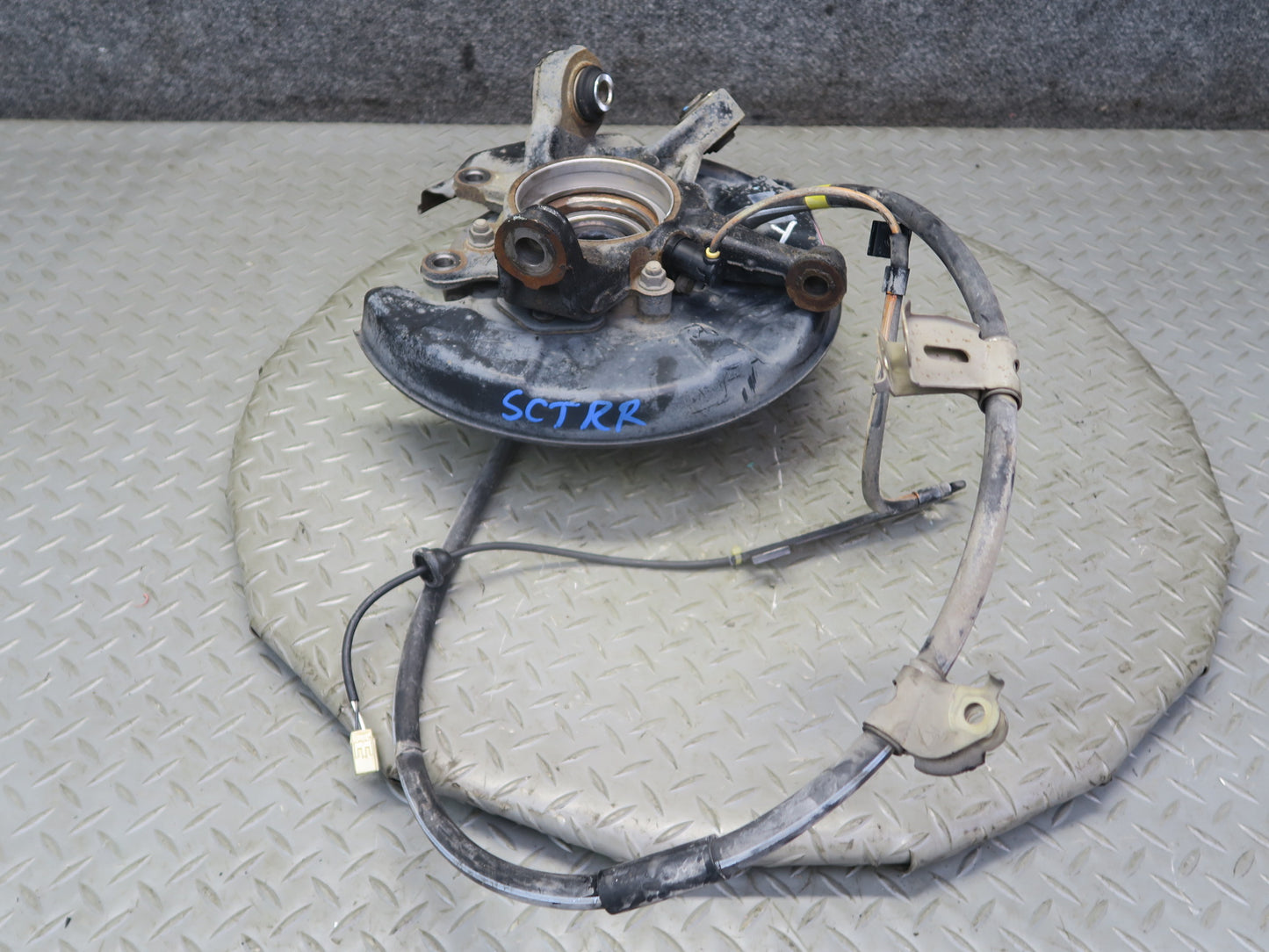 02-10 Lexus SC430 Rear Right Side Spindle Knuckle Wheel Hub Bearing 122K OEM