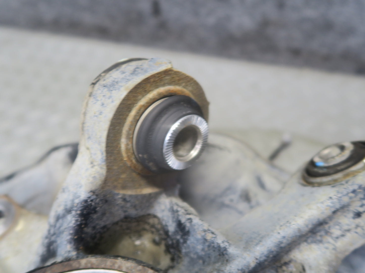 02-10 Lexus SC430 Rear Right Side Spindle Knuckle Wheel Hub Bearing 122K OEM