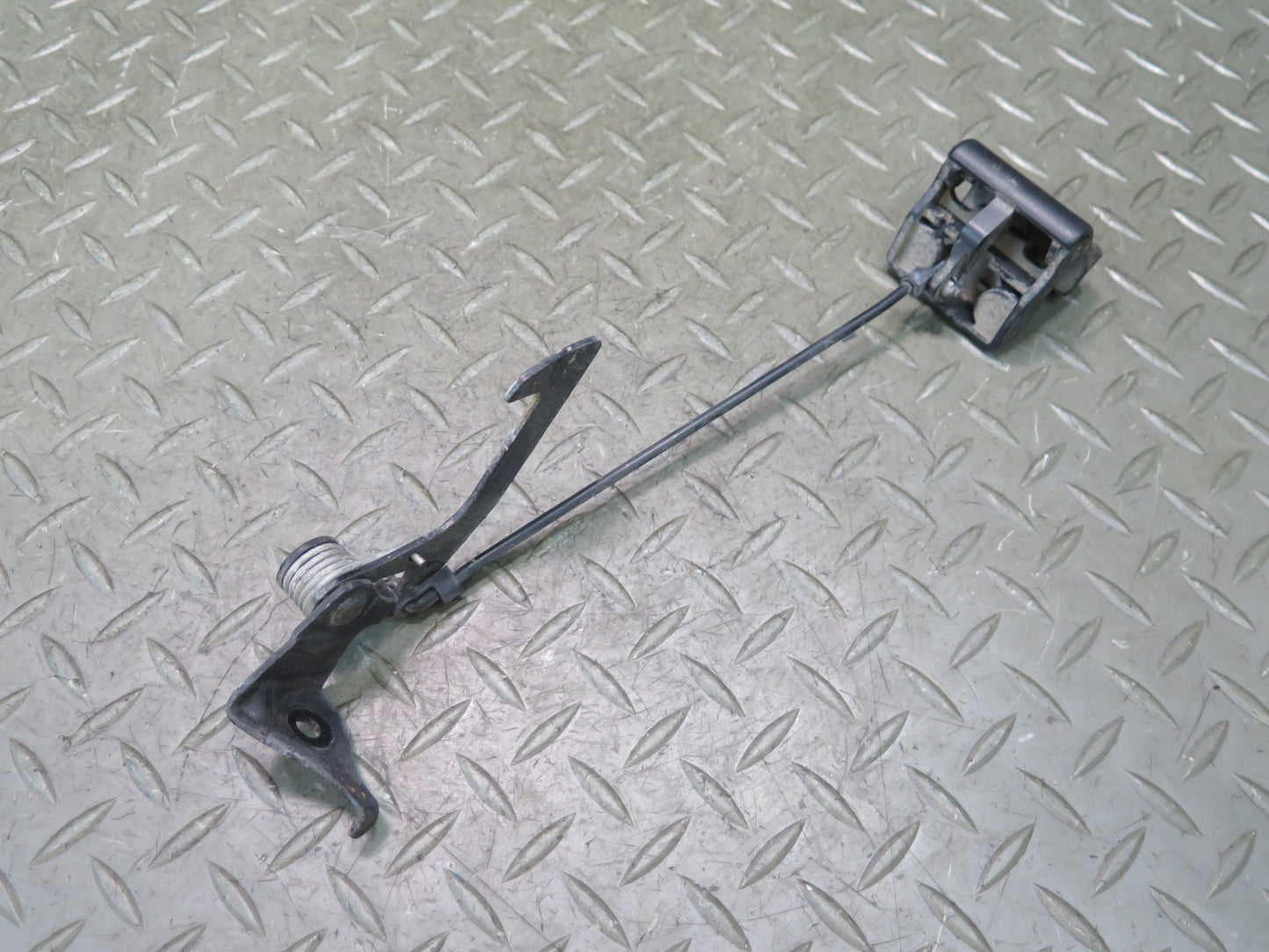 01-06 Lexus UCF30L LS430 Hood Lock Catch Open Release Mechanism OEM