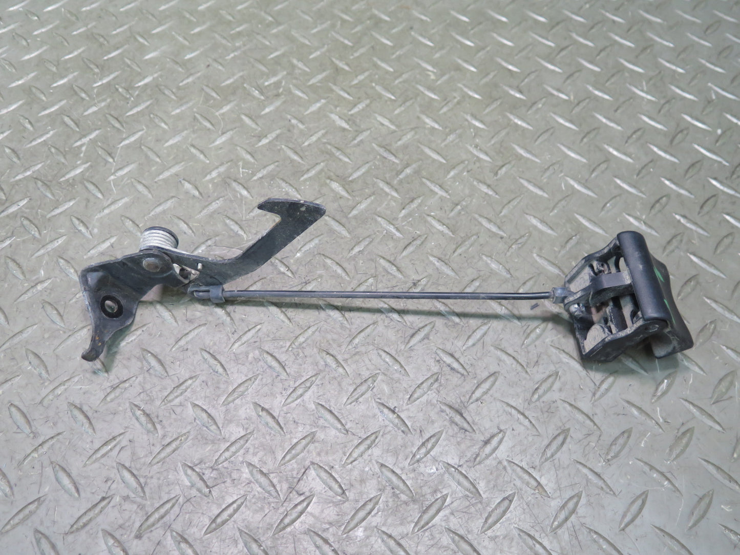 01-06 Lexus UCF30L LS430 Hood Lock Catch Open Release Mechanism OEM
