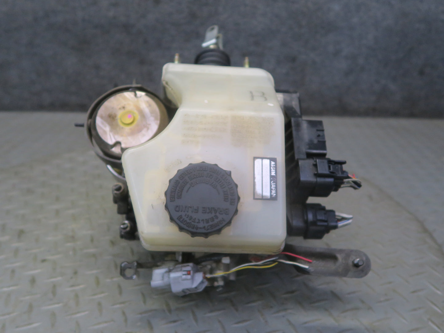 02-10 Lexus Z40 SC430 ABS Pump Brake Master Cylinder Booster Fluid Reservoir OEM