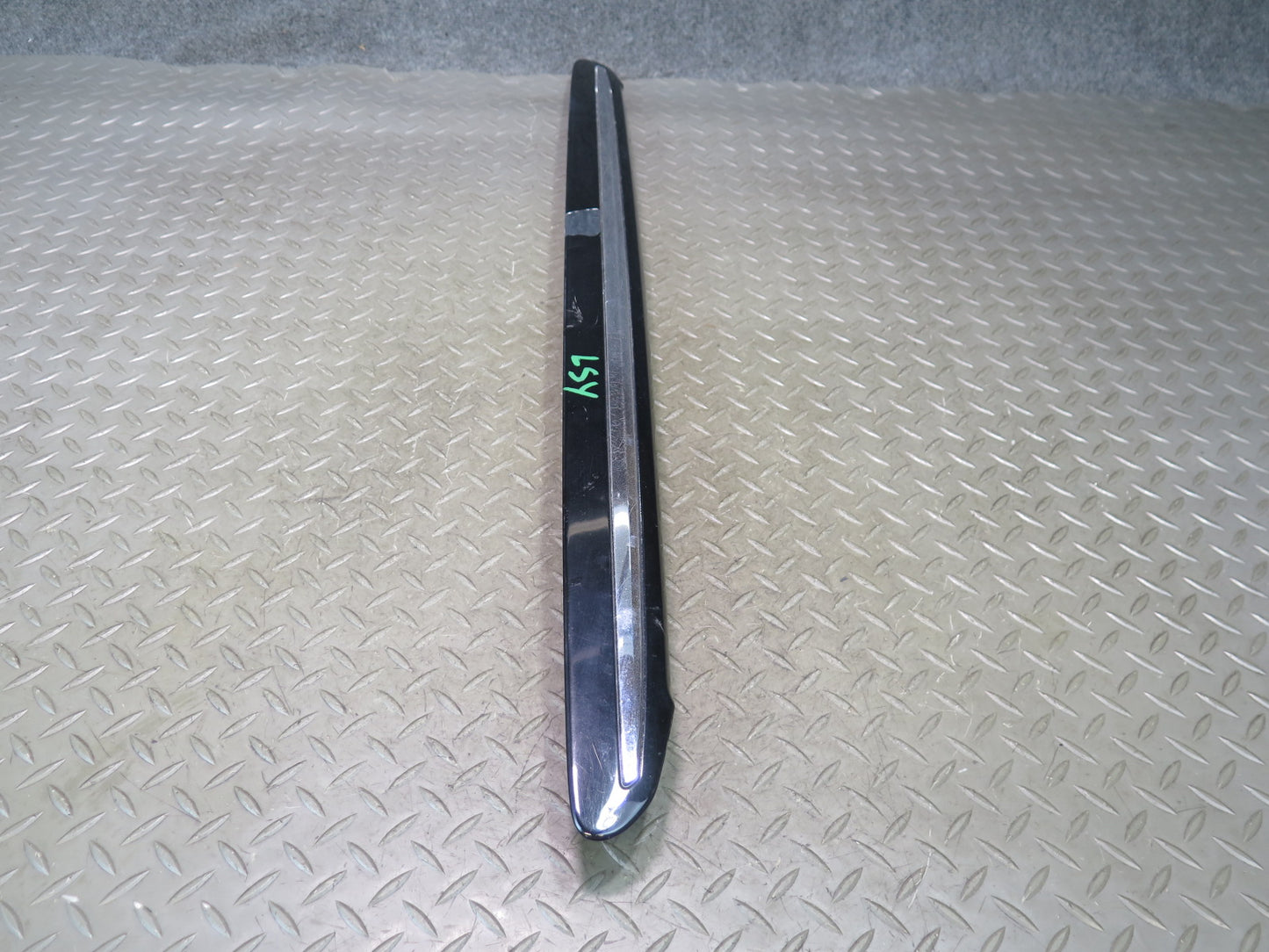 04-06 Lexus UCF30L LS430 Rear Trunk License Light Trim Molding Cover Panel OEM