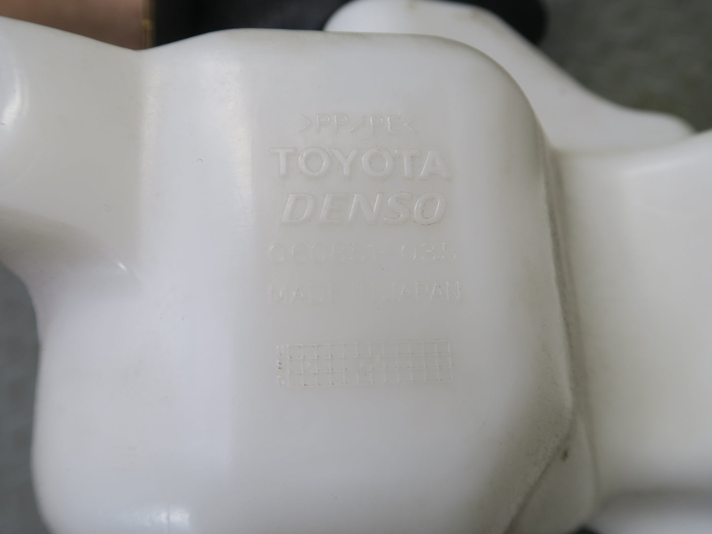 02-10 Lexus UZZ40L SC430 Windshield Washer Fluid Reservoir w Pump & Neck OEM