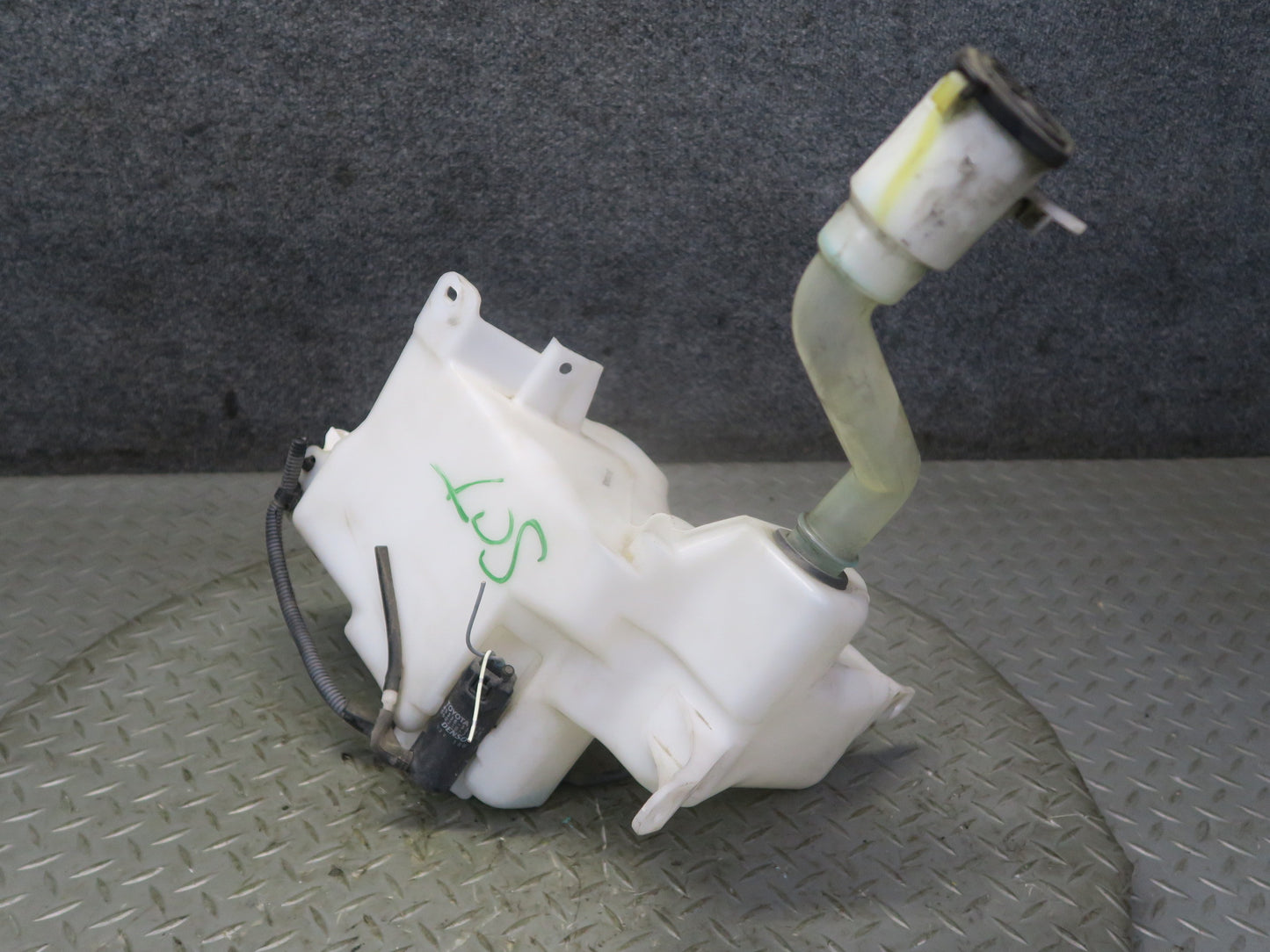 02-10 Lexus UZZ40L SC430 Windshield Washer Fluid Reservoir w Pump & Neck OEM