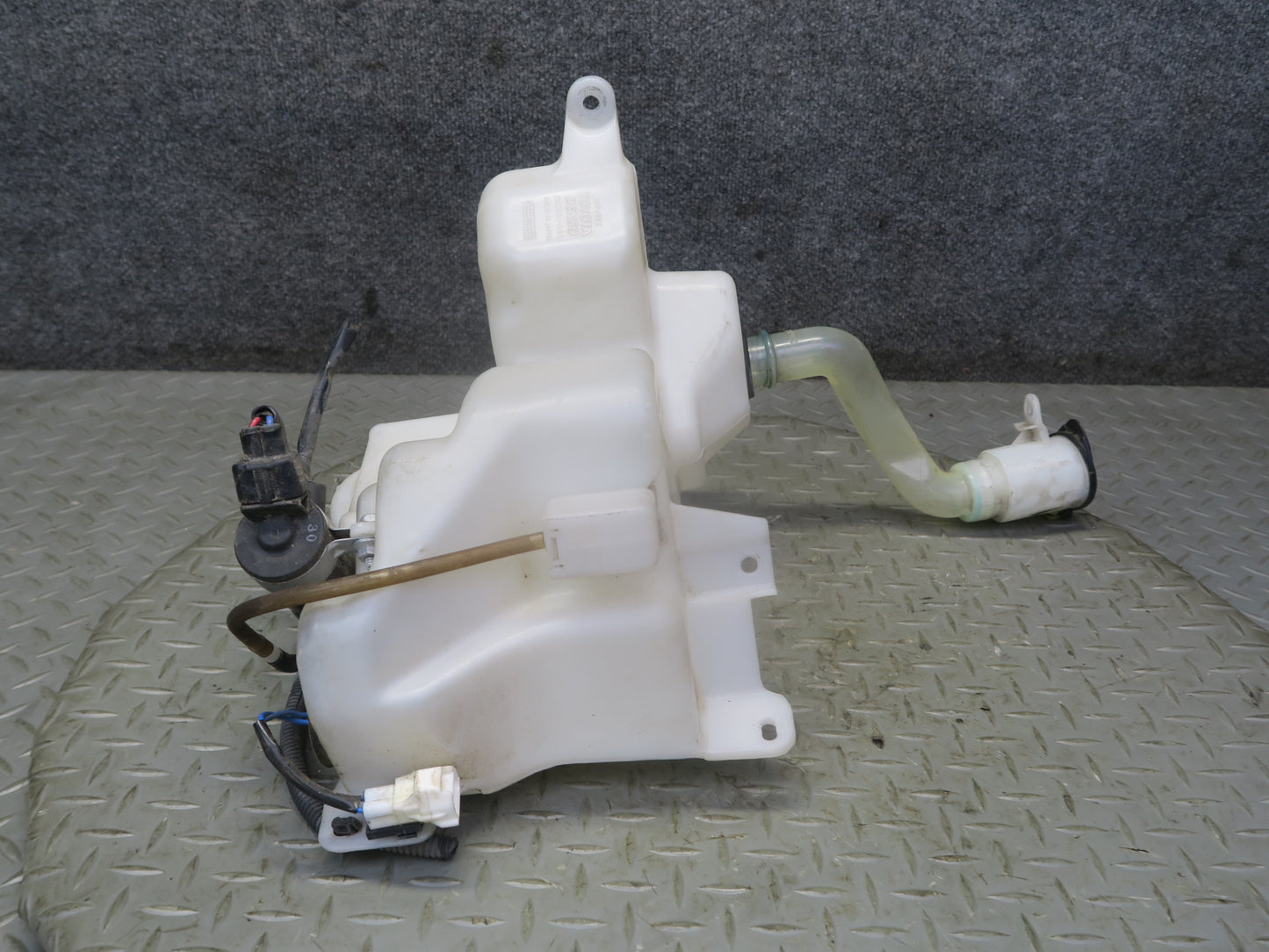 02-10 Lexus UZZ40L SC430 Windshield Washer Fluid Reservoir w Pump & Neck OEM