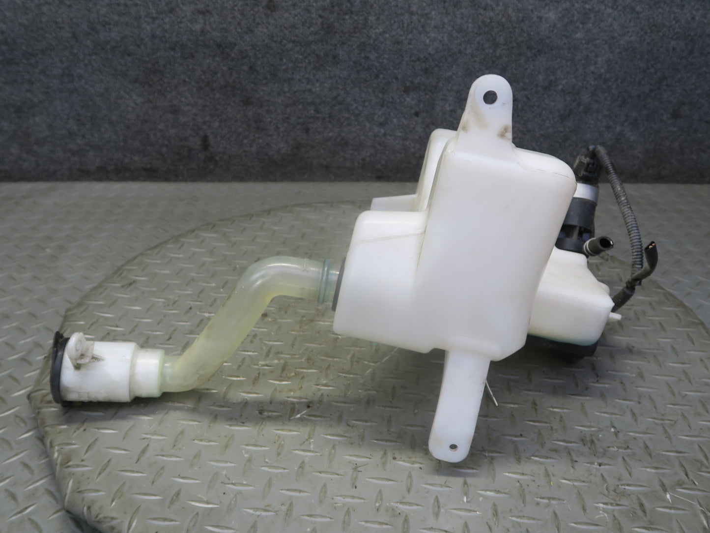 02-10 Lexus UZZ40L SC430 Windshield Washer Fluid Reservoir w Pump & Neck OEM