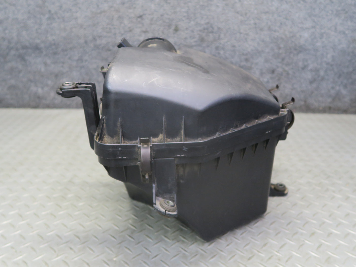 02-10 Lexus UZZ40L SC430 3UZFE Air Intake Cleaner Filter Box w MAF Sensor OEM