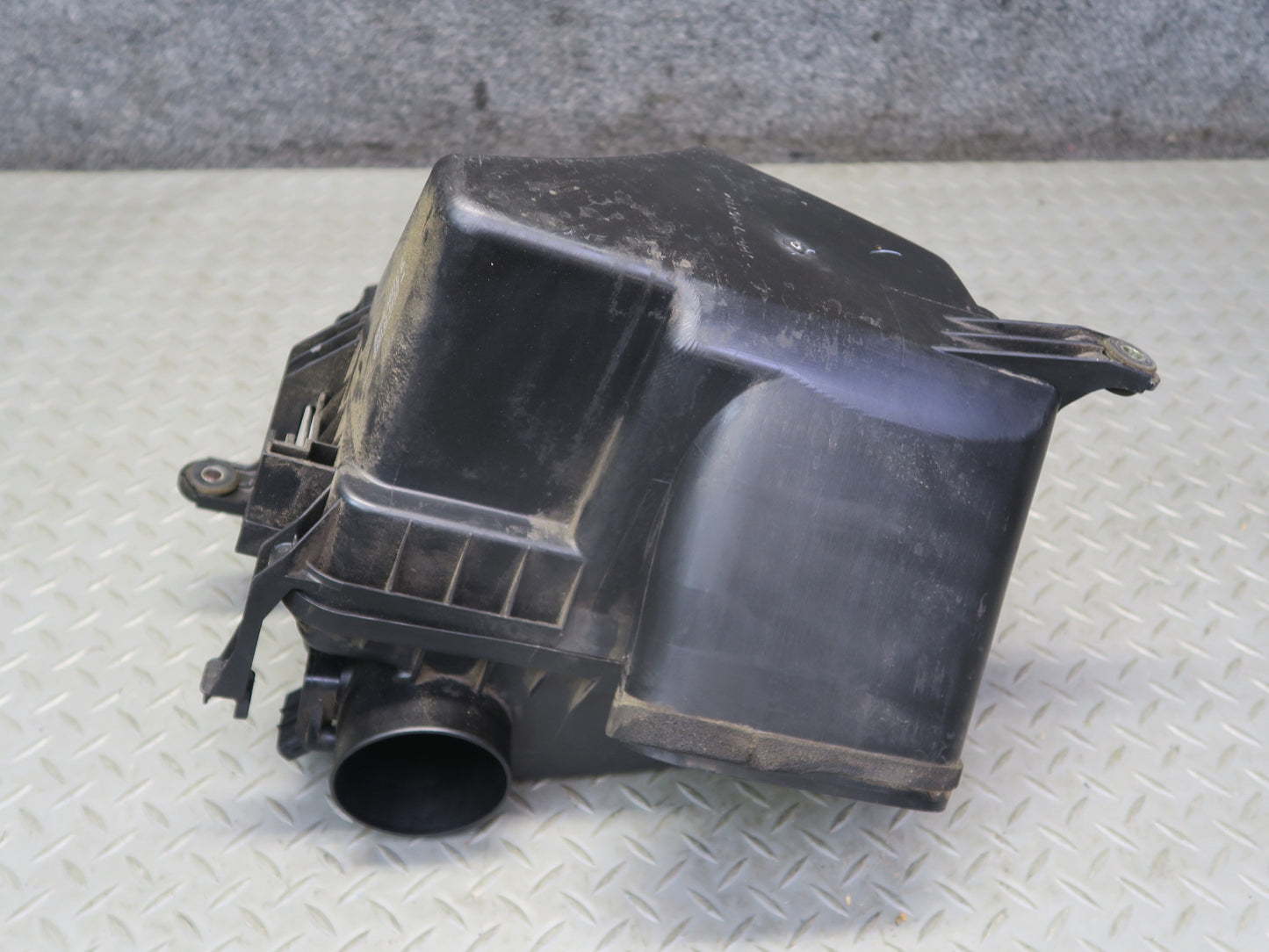02-10 Lexus UZZ40L SC430 3UZFE Air Intake Cleaner Filter Box w MAF Sensor OEM