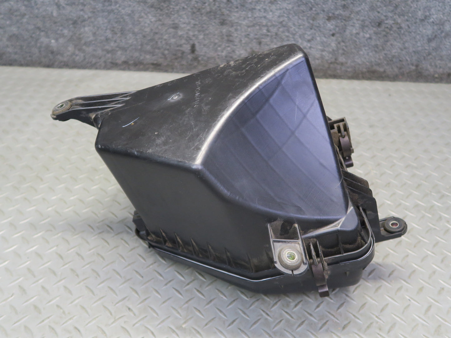 02-10 Lexus UZZ40L SC430 3UZFE Air Intake Cleaner Filter Box w MAF Sensor OEM