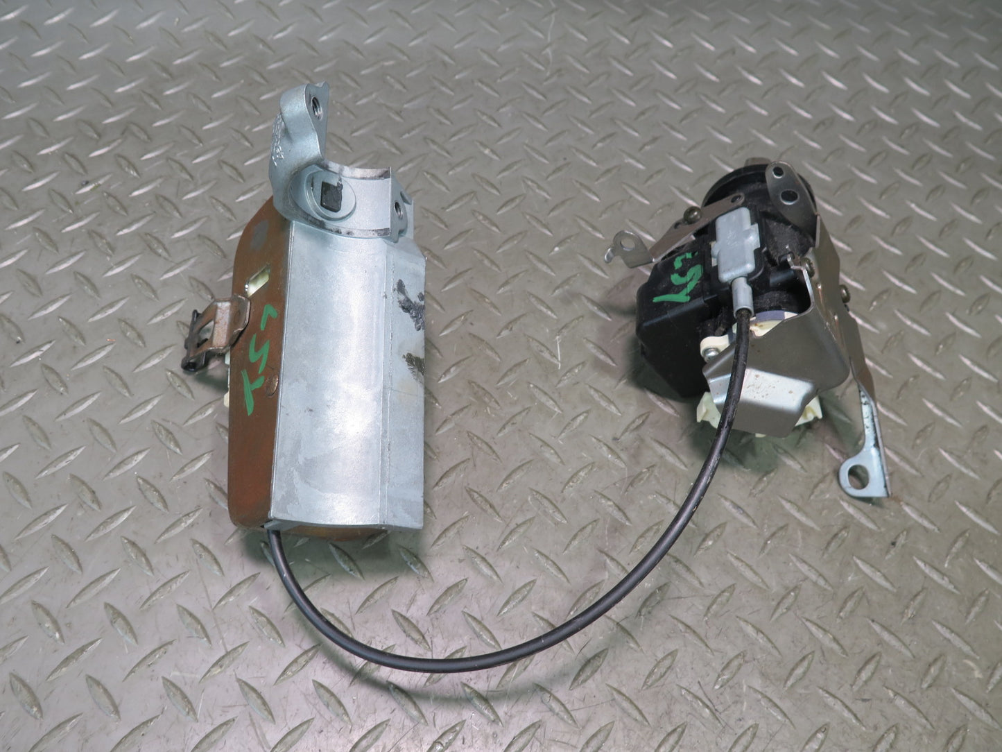 2005 Lexus UCF30L LS430 3UZFE Engine ECU ECM Ignition Trunk Door Lock KEY Set