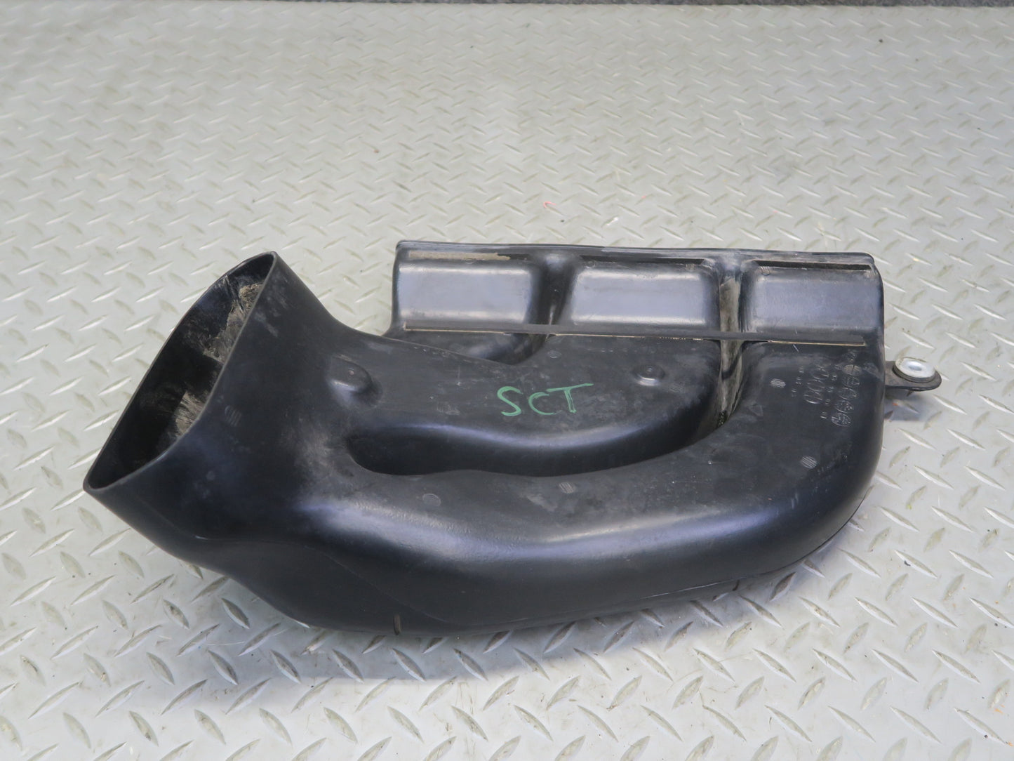 02-10 Lexus UZZ40L SC430 Air Intake Inlet Scoop Duct Tube 17751-50060 OEM