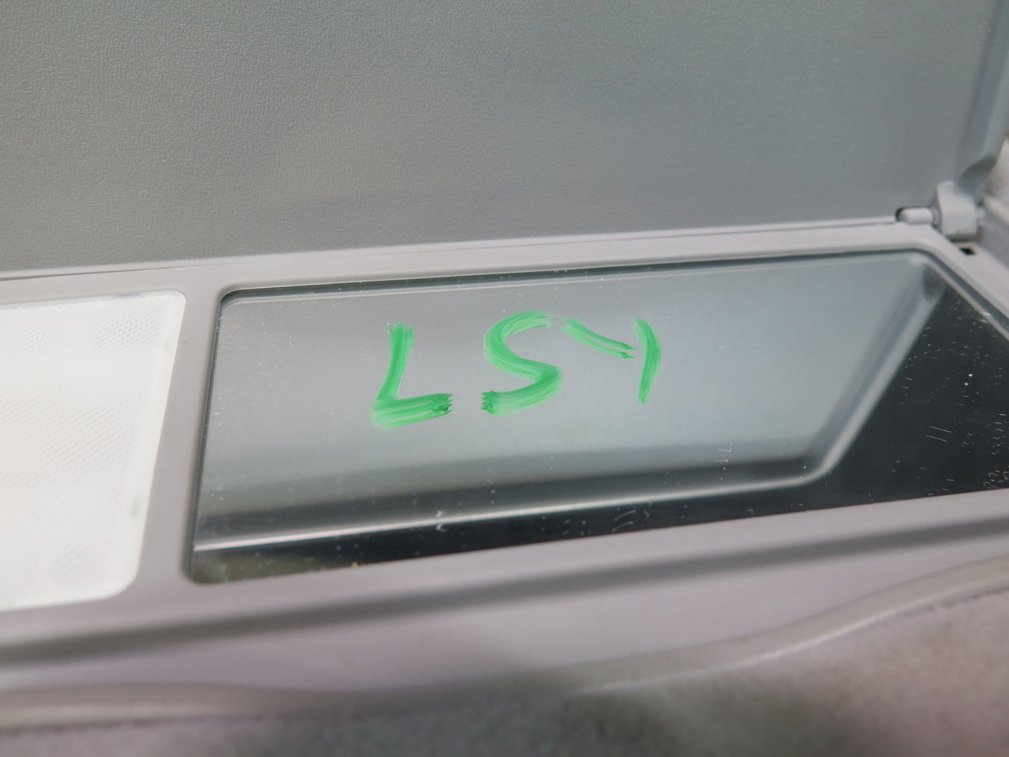 01-06 Lexus UCF30L LS430 Set of 2 Front Left & Right Sun Visor OEM
