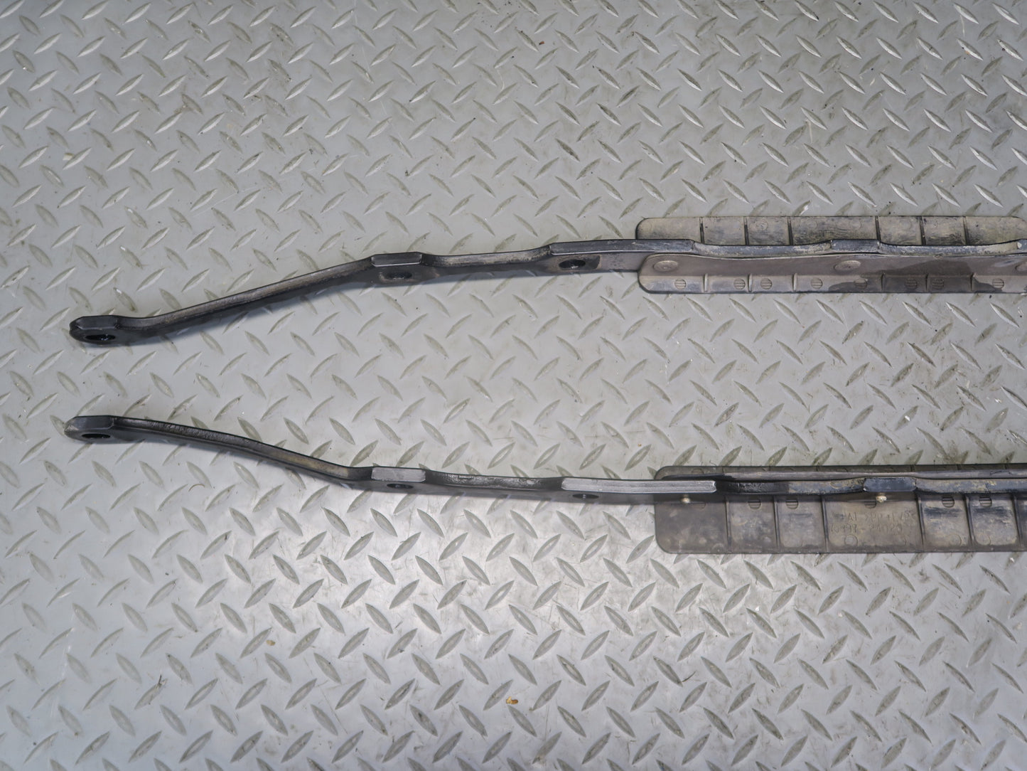 02-10 Lexus UZZ40L SC430 Set of 4 Rear Suspension Mounting Brace Plate 122K OEM