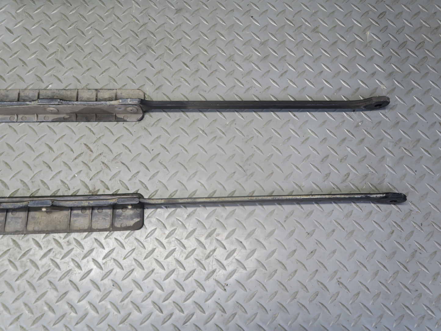 02-10 Lexus UZZ40L SC430 Set of 4 Rear Suspension Mounting Brace Plate 122K OEM