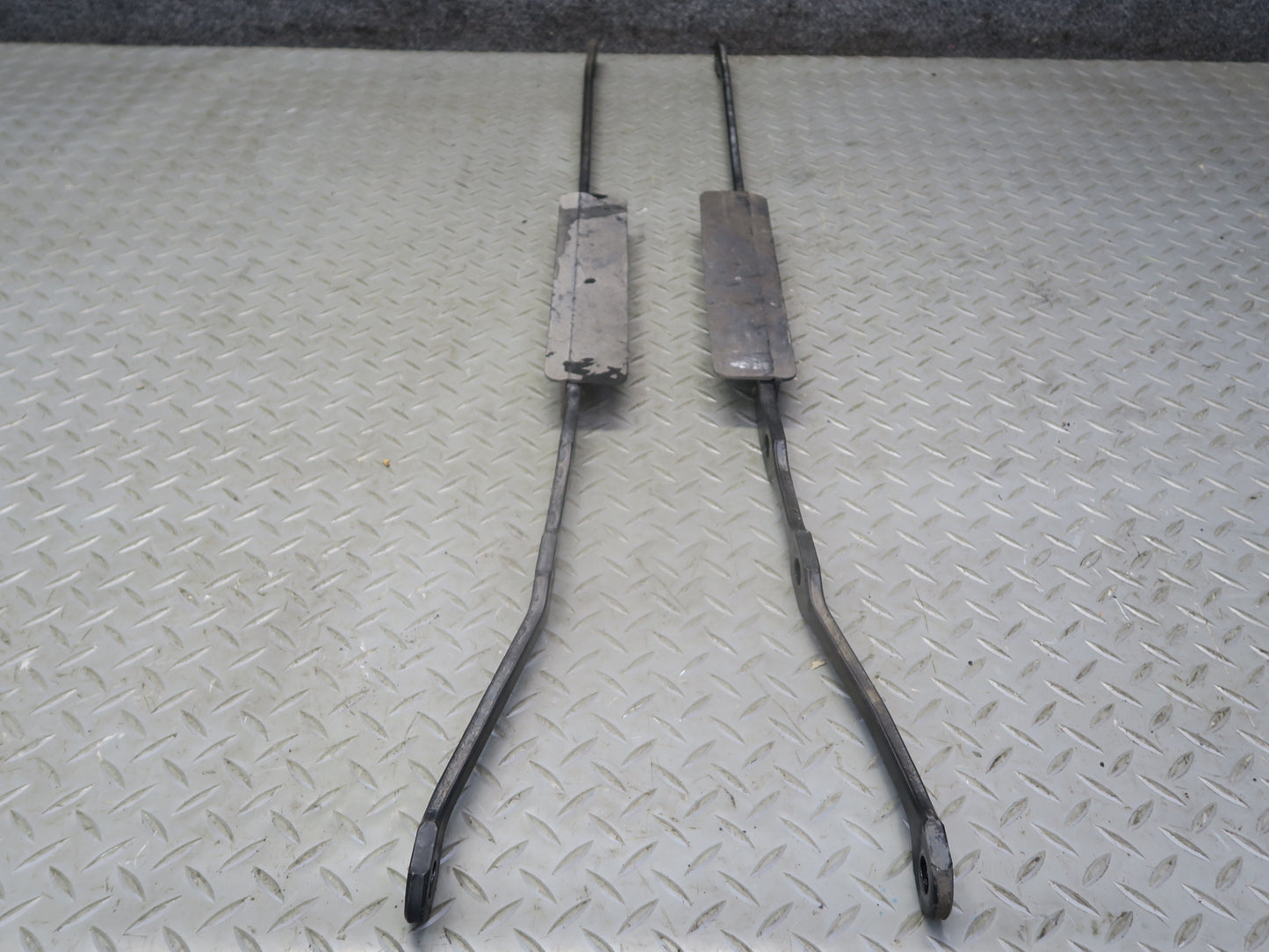 02-10 Lexus UZZ40L SC430 Set of 4 Rear Suspension Mounting Brace Plate 122K OEM