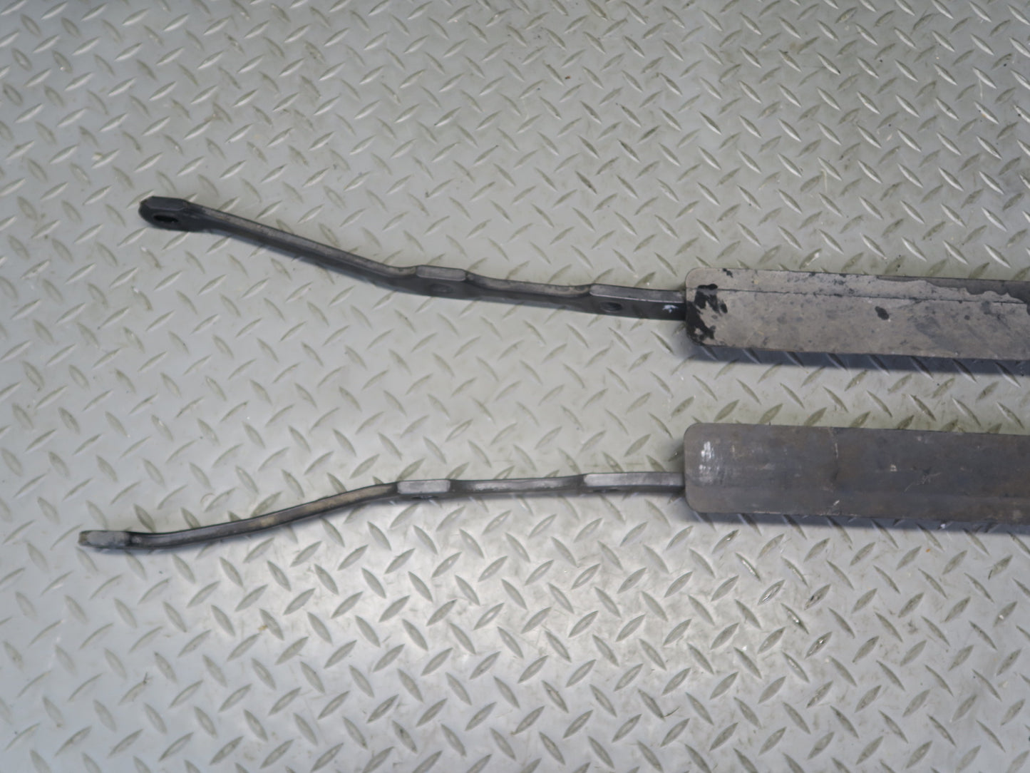 02-10 Lexus UZZ40L SC430 Set of 4 Rear Suspension Mounting Brace Plate 122K OEM