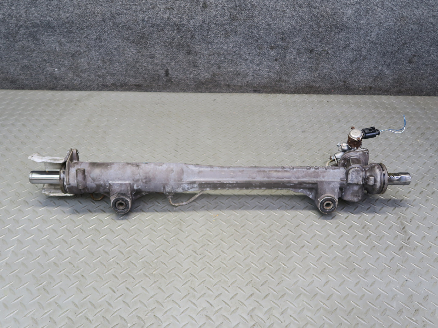 2003-2006 Porsche Cayenne 955 Power Steering Rack & Pinion 7L5422055K