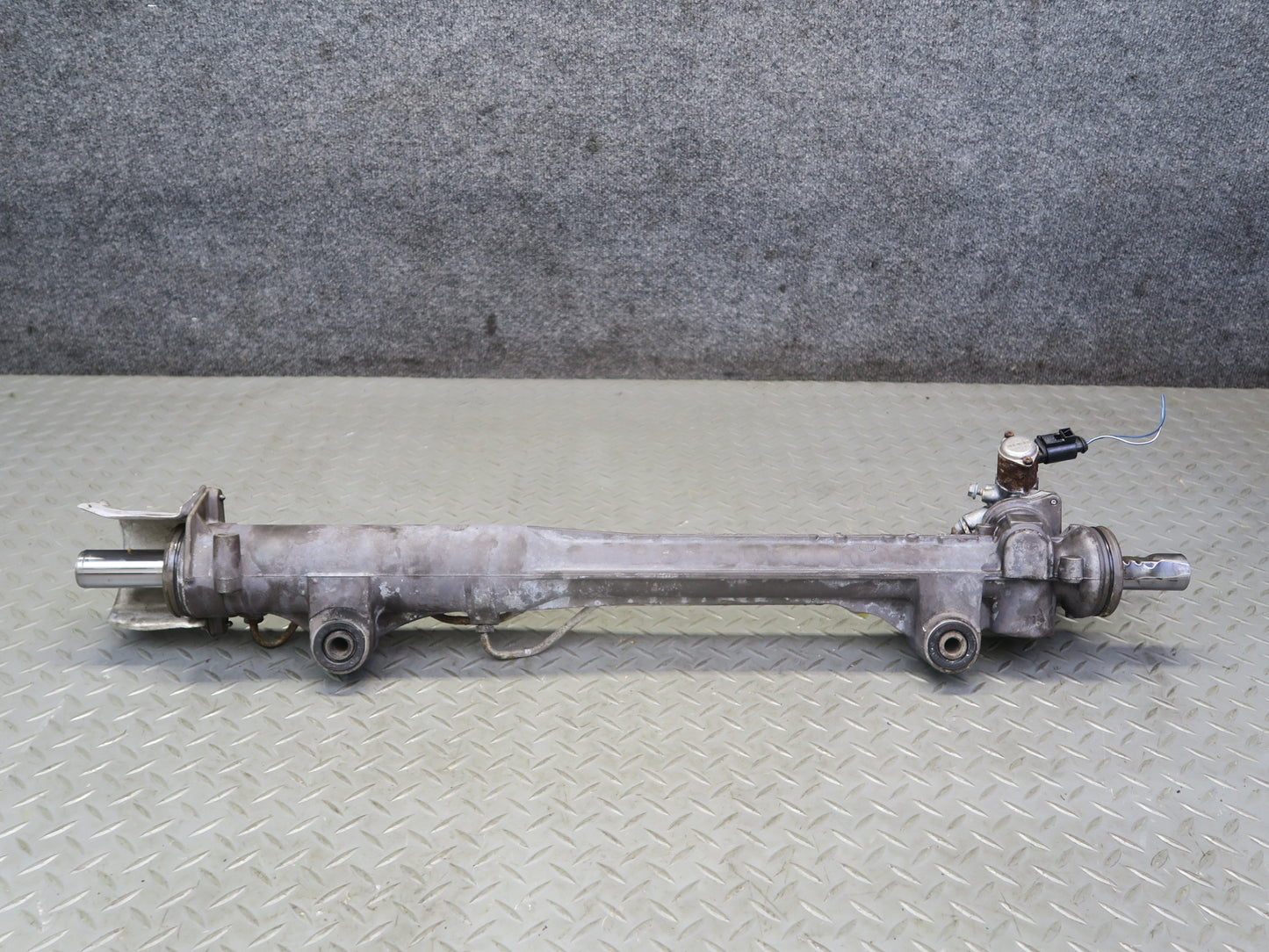 2003-2006 Porsche Cayenne 955 Power Steering Rack & Pinion 7L5422055K