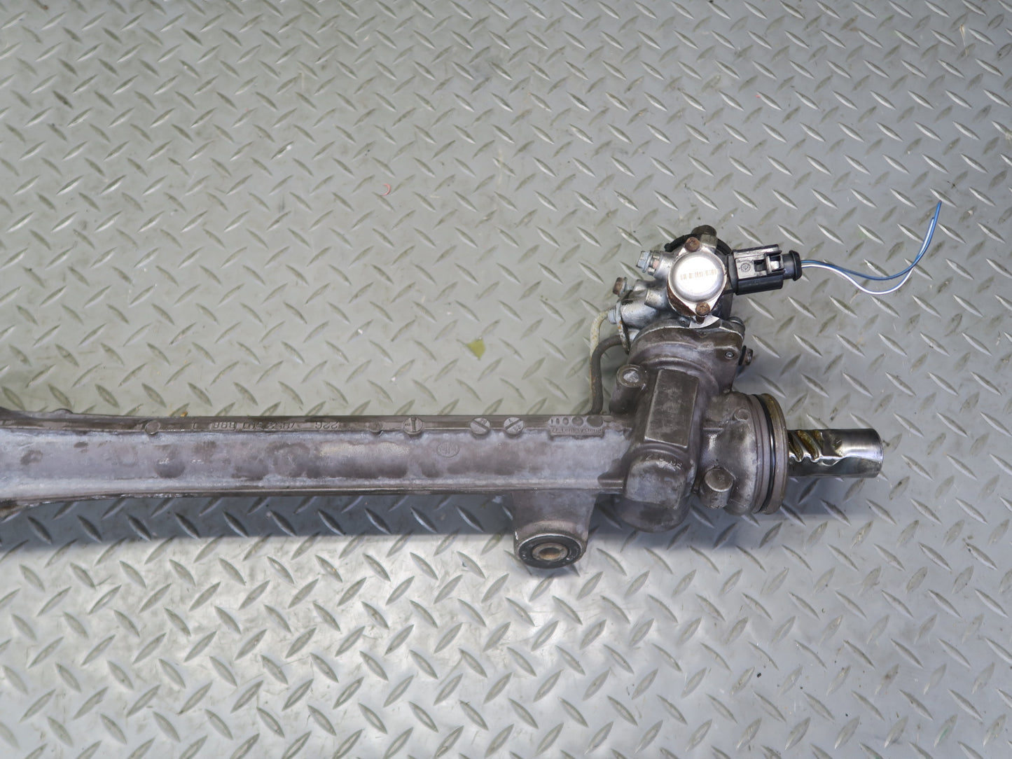 2003-2006 Porsche Cayenne 955 Power Steering Rack & Pinion 7L5422055K