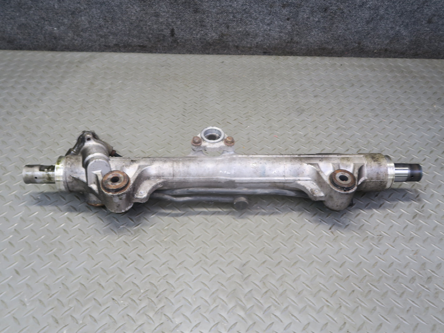 2008-2015 Lexus URJ201L LX570 Steering Gear Rack & Pinion Gear