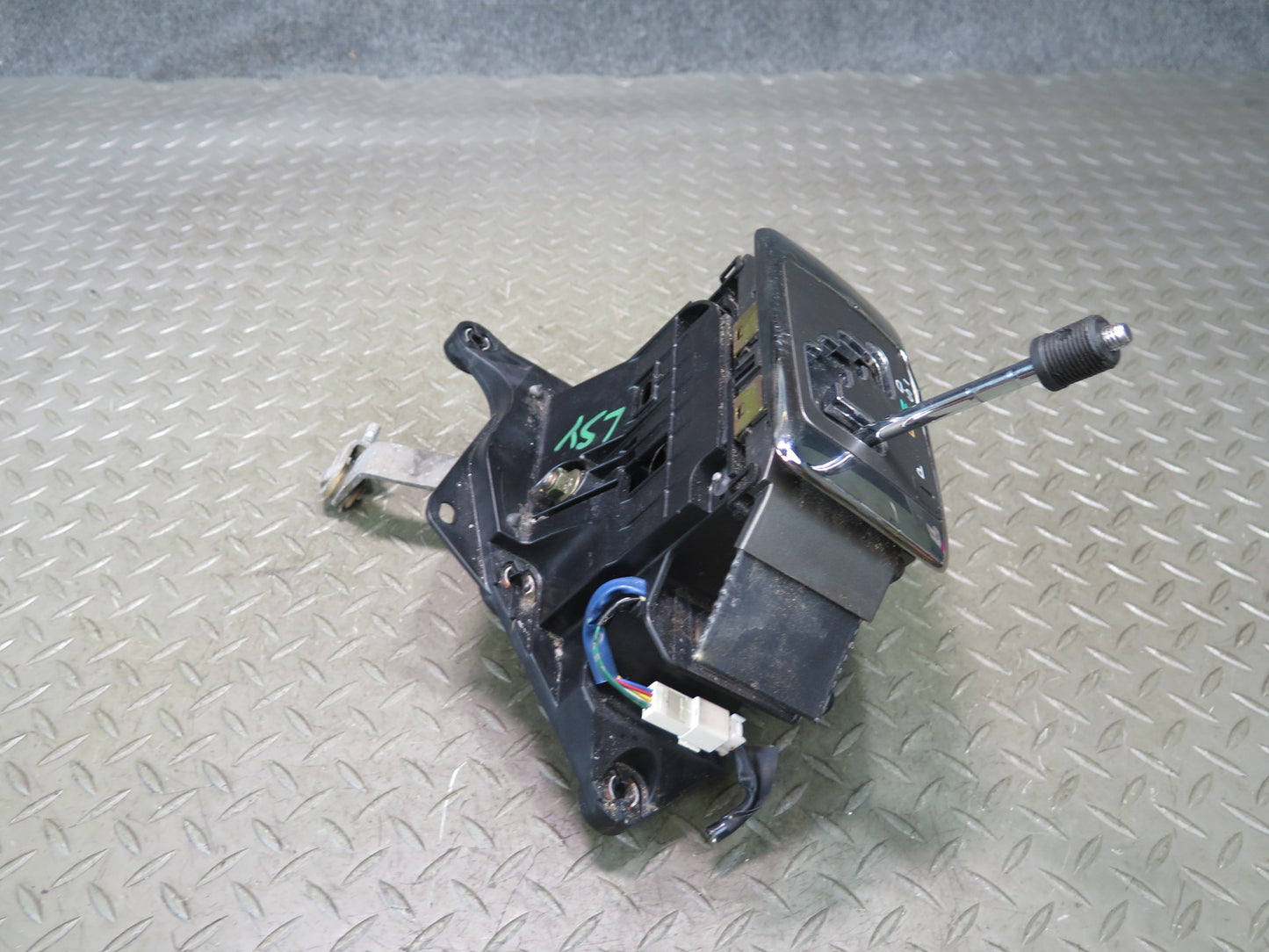 04-06 Lexus UCF30L LS430 A/T Automatic Transmission Shifter OEM