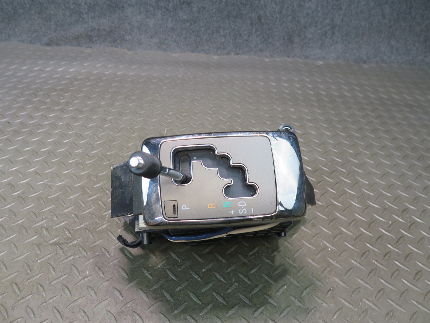 04-06 Lexus UCF30L LS430 A/T Automatic Transmission Shifter OEM