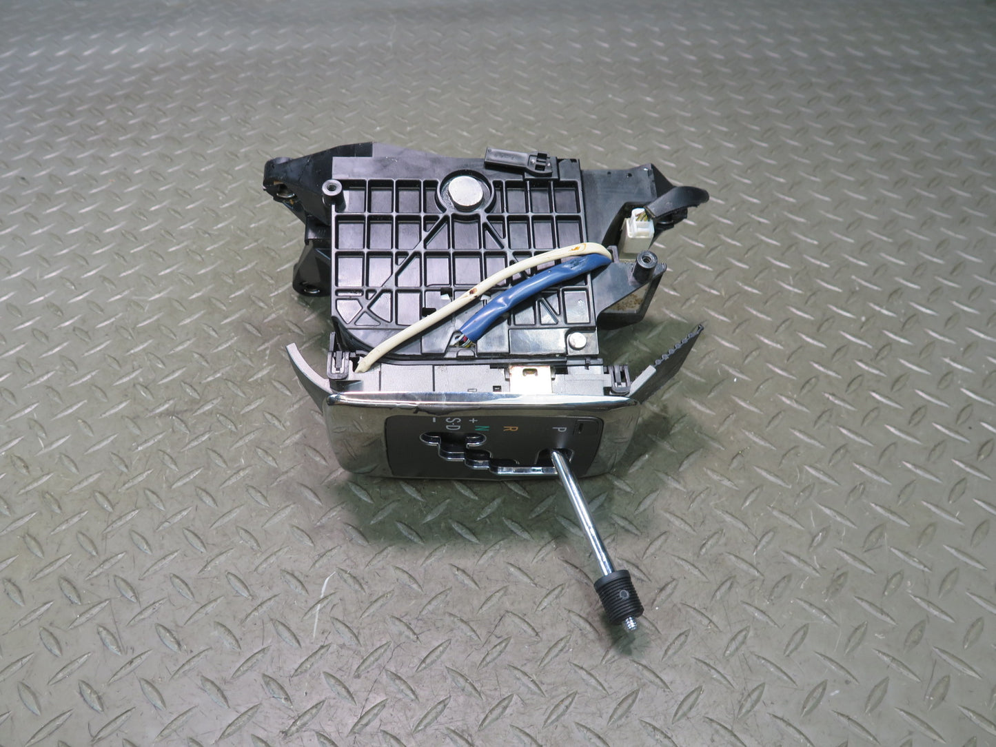 04-06 Lexus UCF30L LS430 A/T Automatic Transmission Shifter OEM