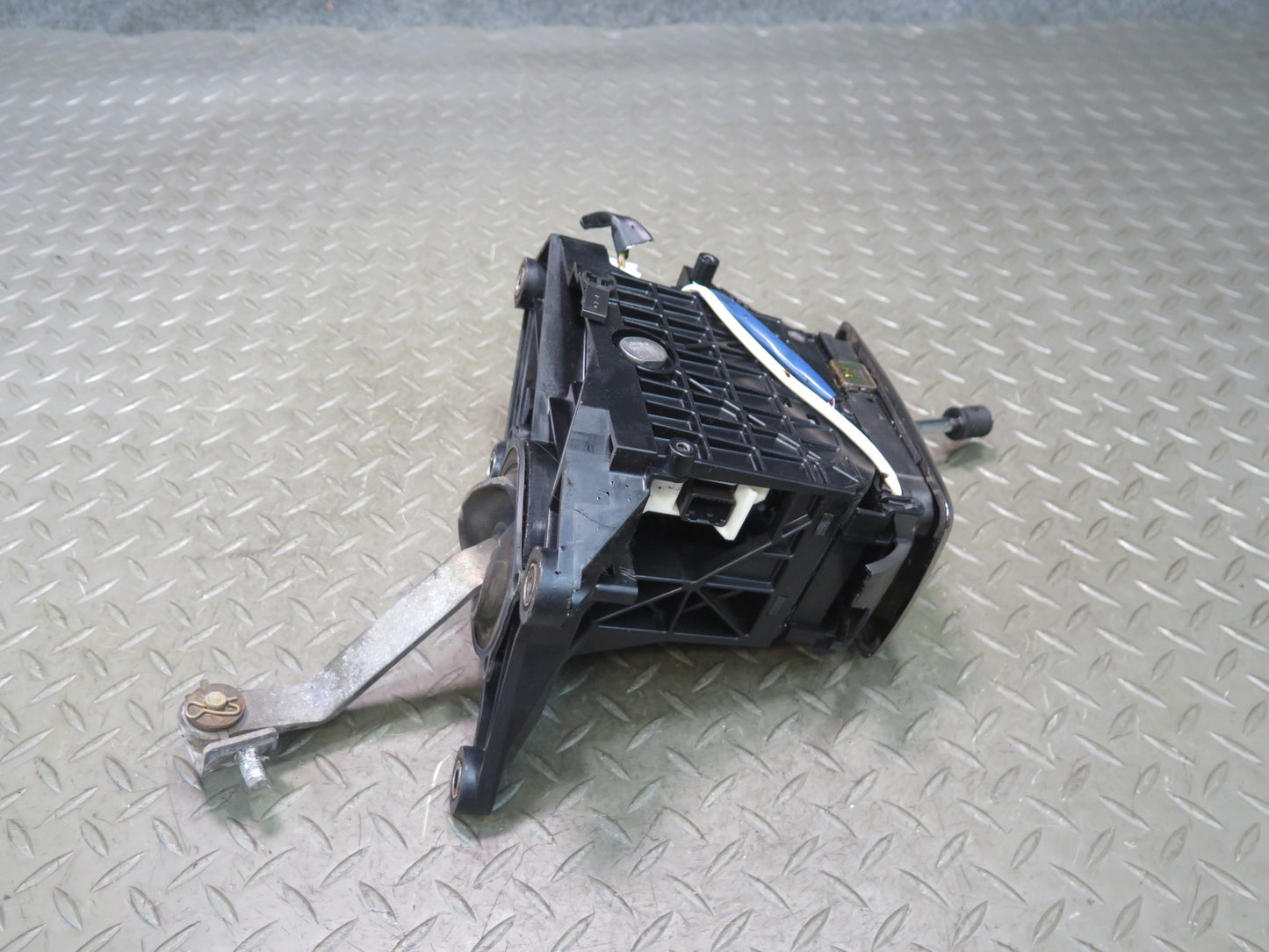 04-06 Lexus UCF30L LS430 A/T Automatic Transmission Shifter OEM