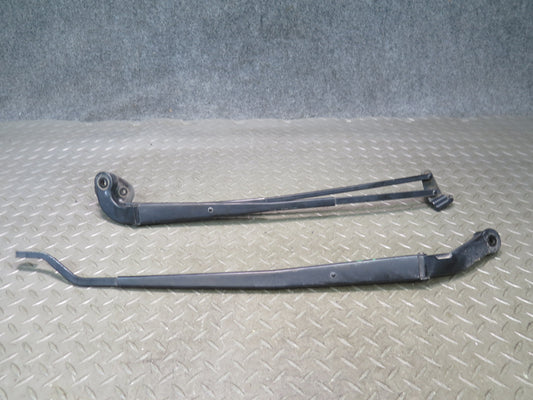 01-06 Lexus UCF30L LS430 Set of 2 Front Left & Right Wiper Arm OEM