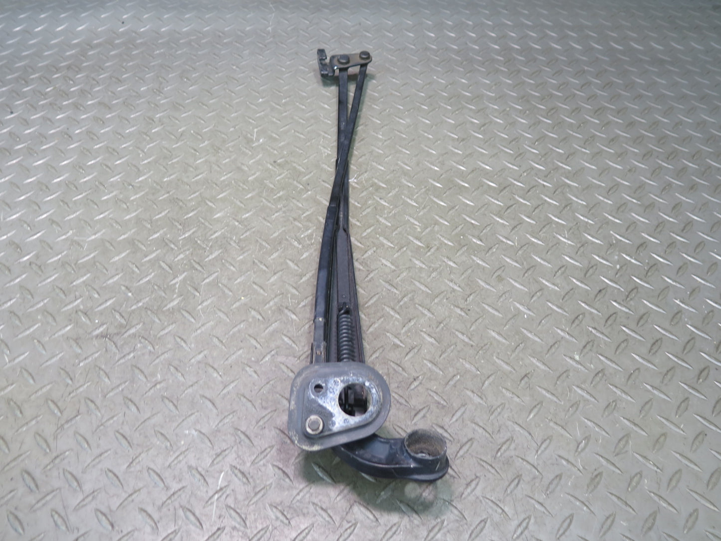 01-06 Lexus UCF30L LS430 Set of 2 Front Left & Right Wiper Arm OEM