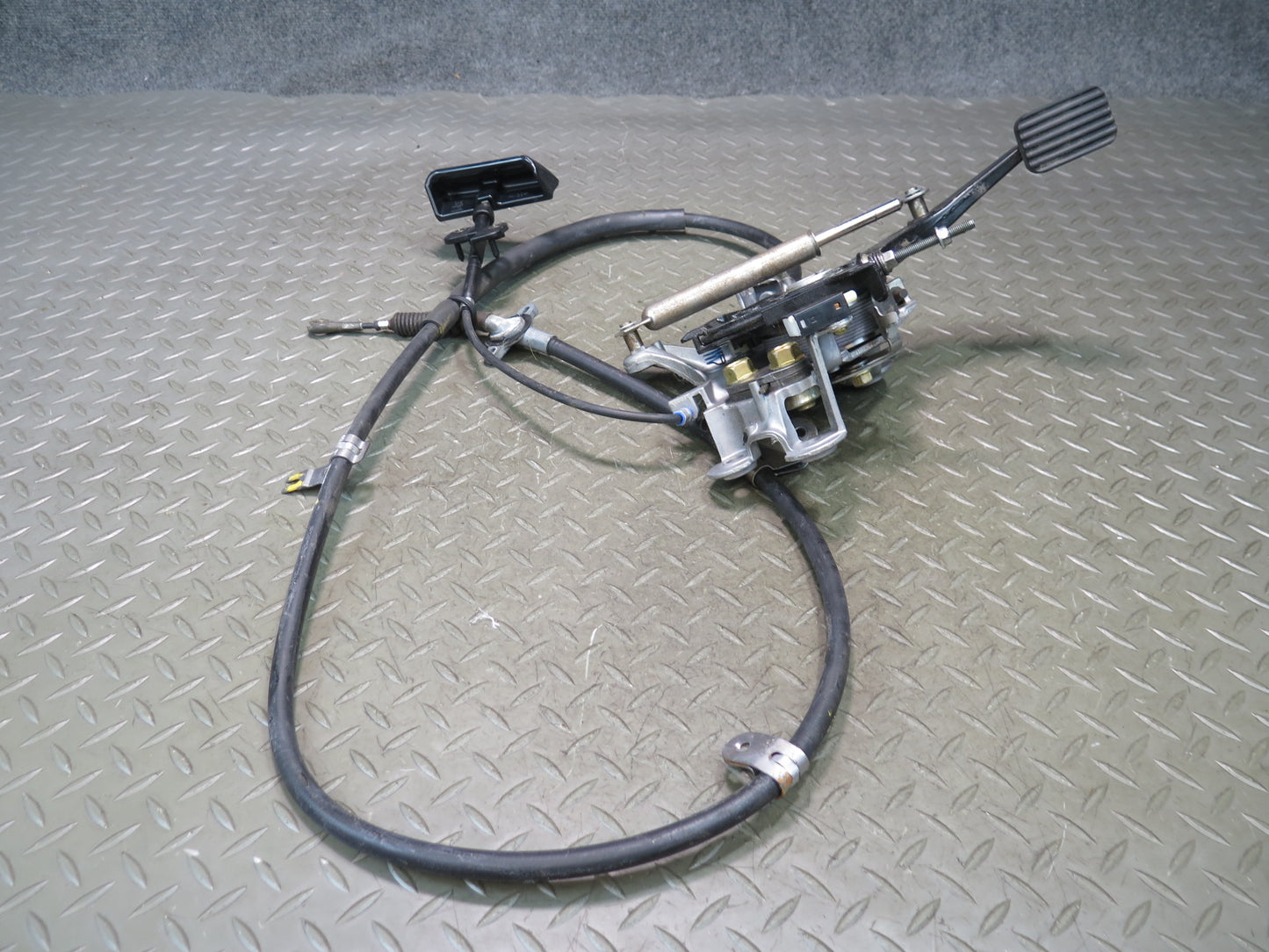 01-06 Lexus UCF30L LS430 Emergency Parking Brake Pedal w Release & Cable OEM