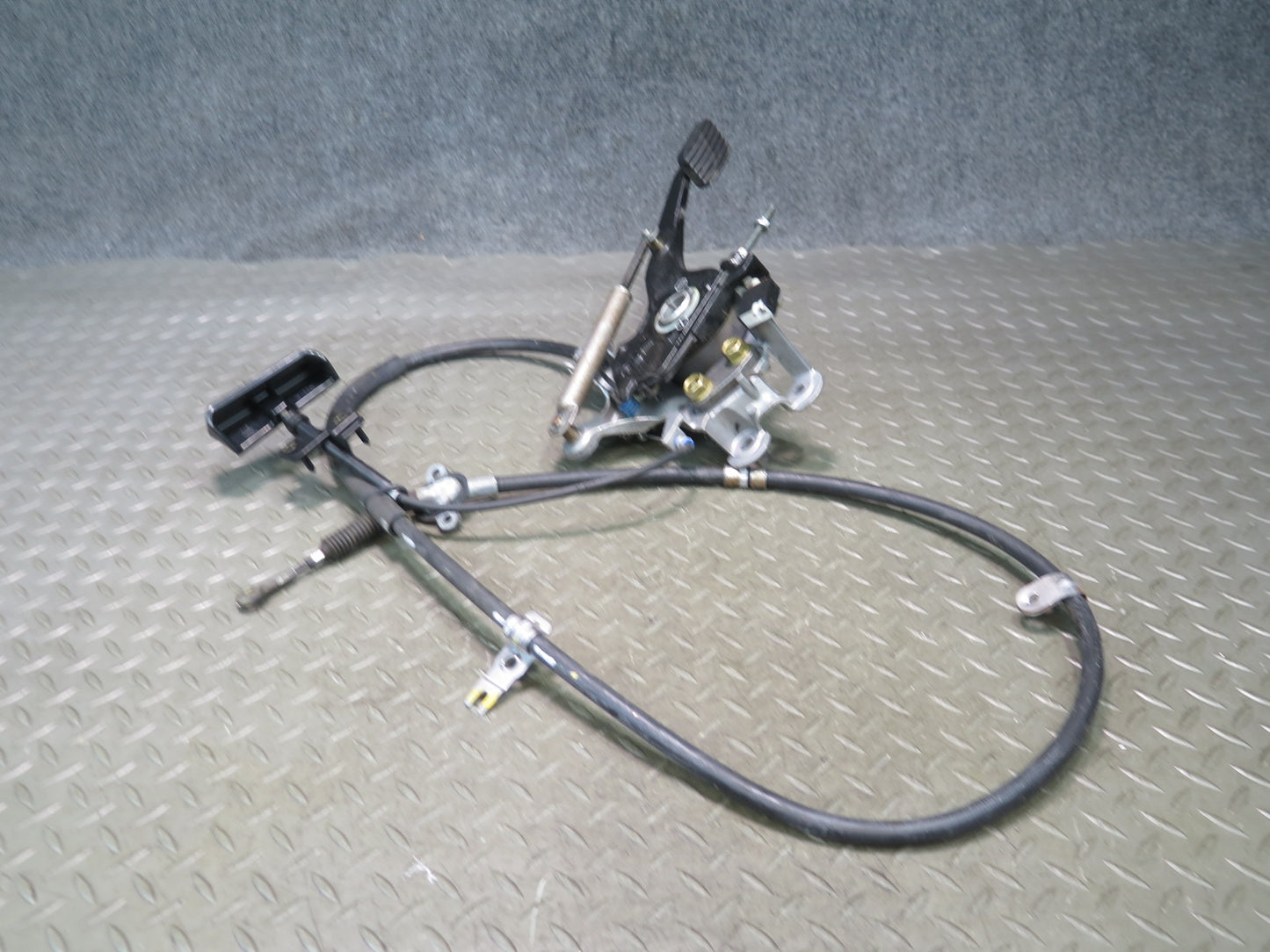 01-06 Lexus UCF30L LS430 Emergency Parking Brake Pedal w Release & Cable OEM