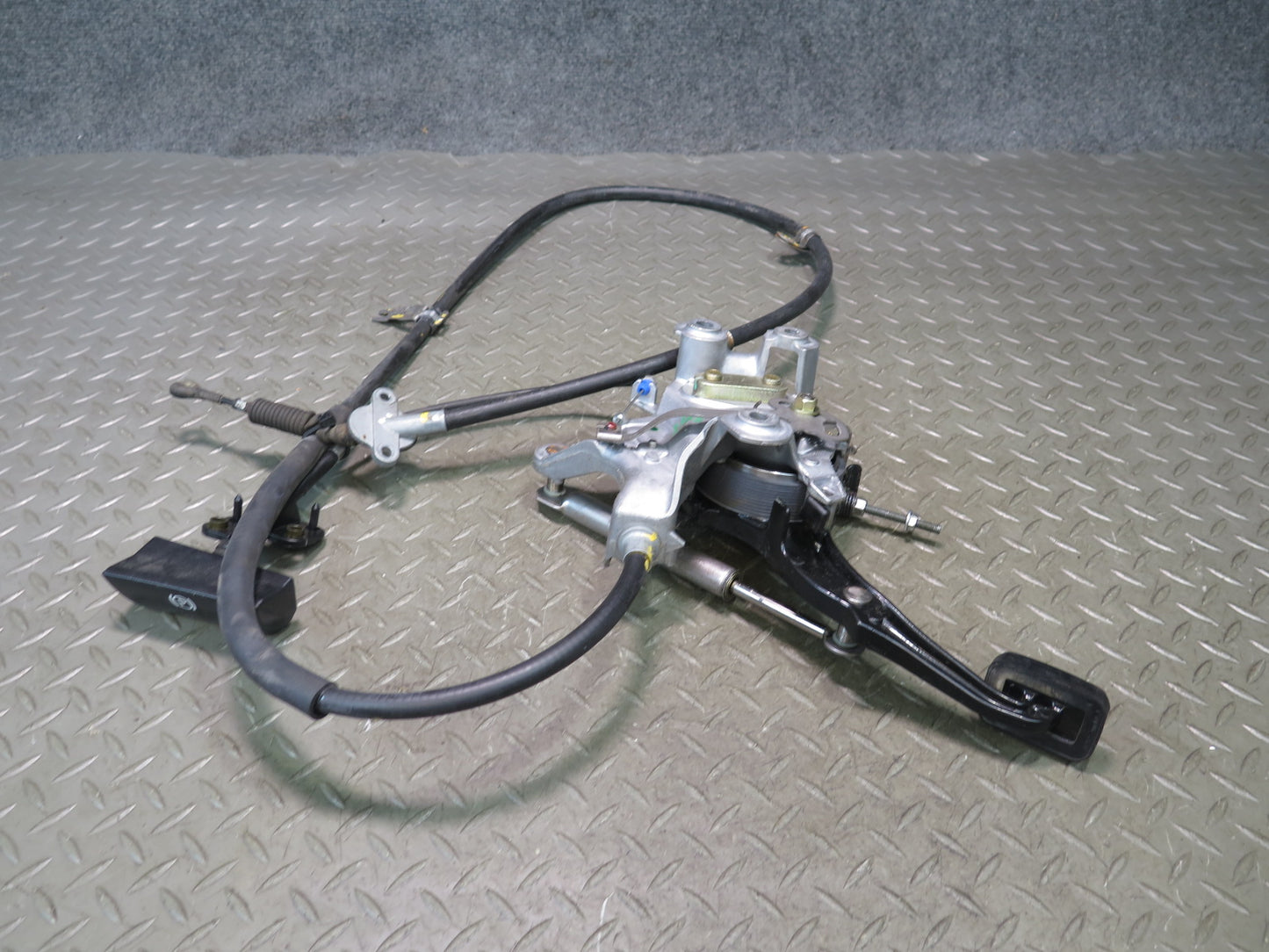 01-06 Lexus UCF30L LS430 Emergency Parking Brake Pedal w Release & Cable OEM