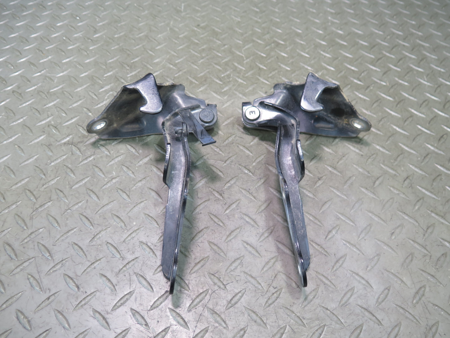 01-06 Lexus UCF30L LS430 Set of 2 Front Left & Right Hood Hinge OEM