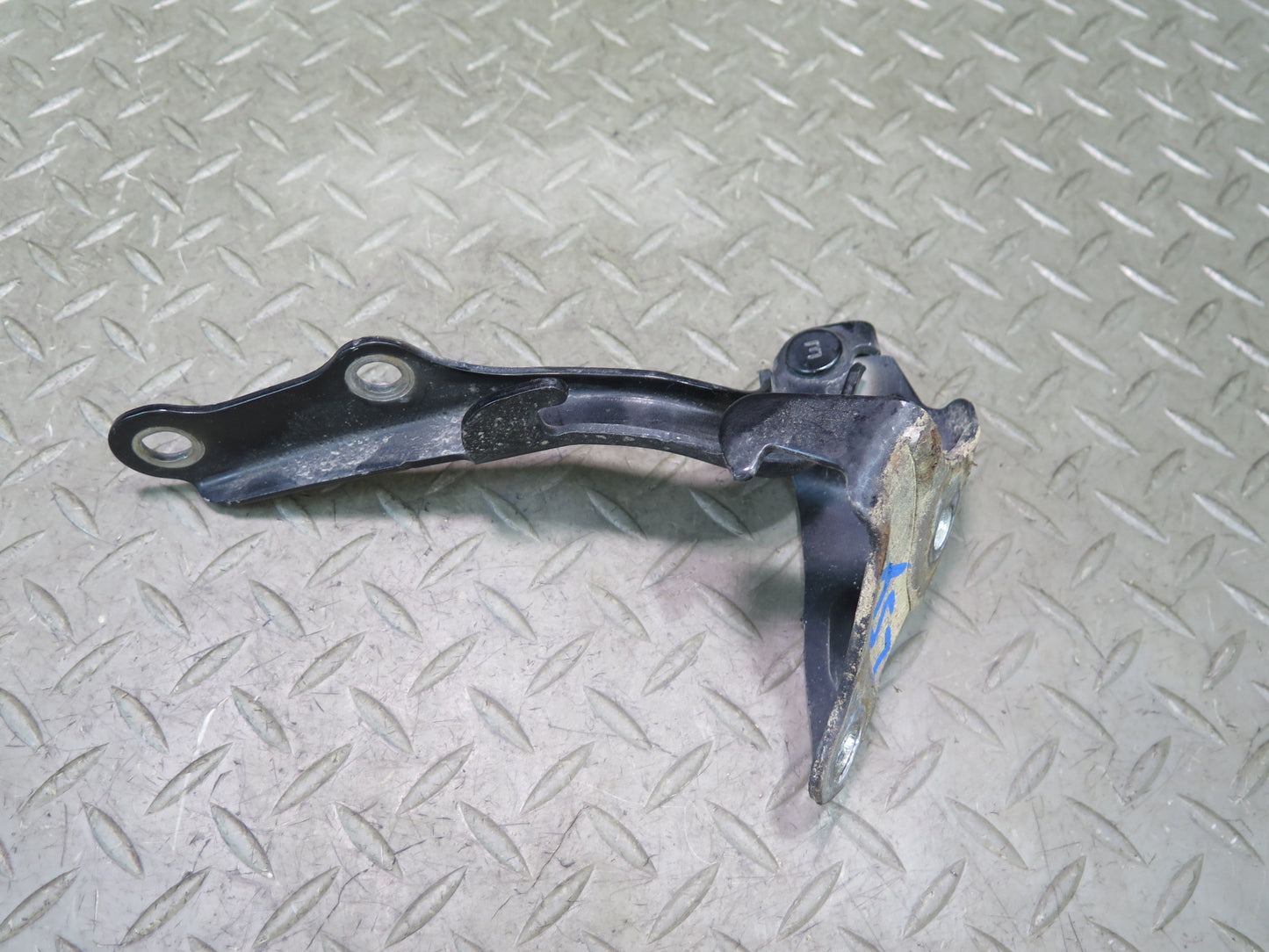 01-06 Lexus UCF30L LS430 Set of 2 Front Left & Right Hood Hinge OEM