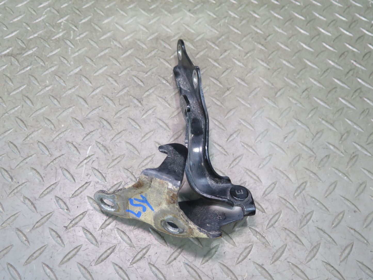 01-06 Lexus UCF30L LS430 Set of 2 Front Left & Right Hood Hinge OEM
