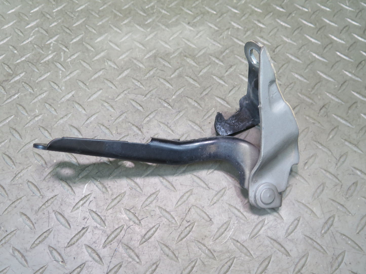 01-06 Lexus UCF30L LS430 Set of 2 Front Left & Right Hood Hinge OEM