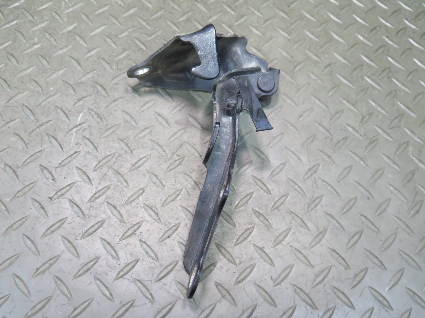 01-06 Lexus UCF30L LS430 Set of 2 Front Left & Right Hood Hinge OEM