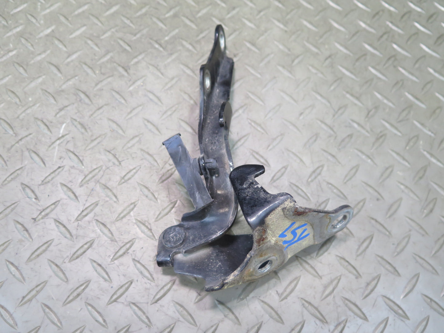 01-06 Lexus UCF30L LS430 Set of 2 Front Left & Right Hood Hinge OEM