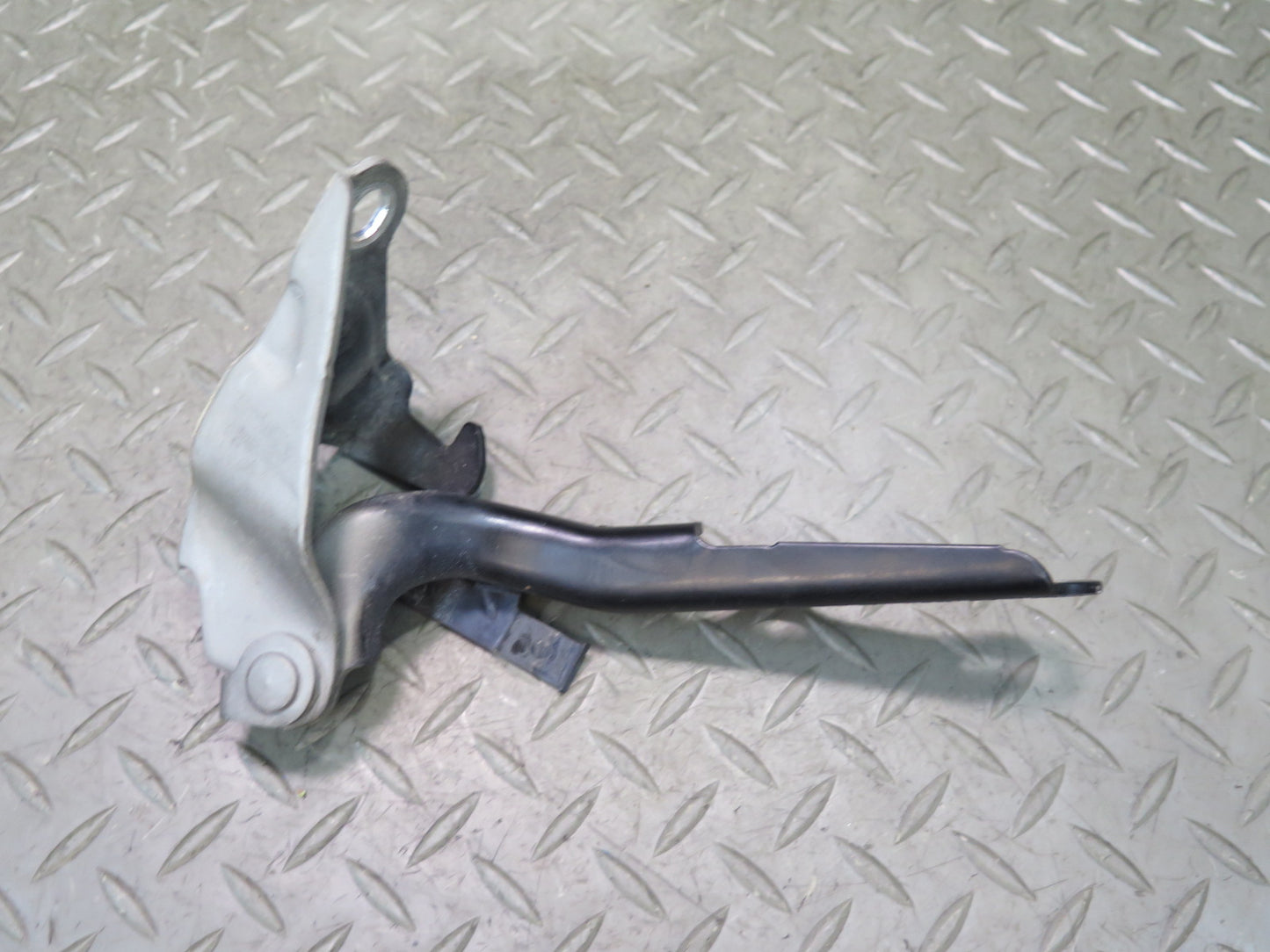 01-06 Lexus UCF30L LS430 Set of 2 Front Left & Right Hood Hinge OEM