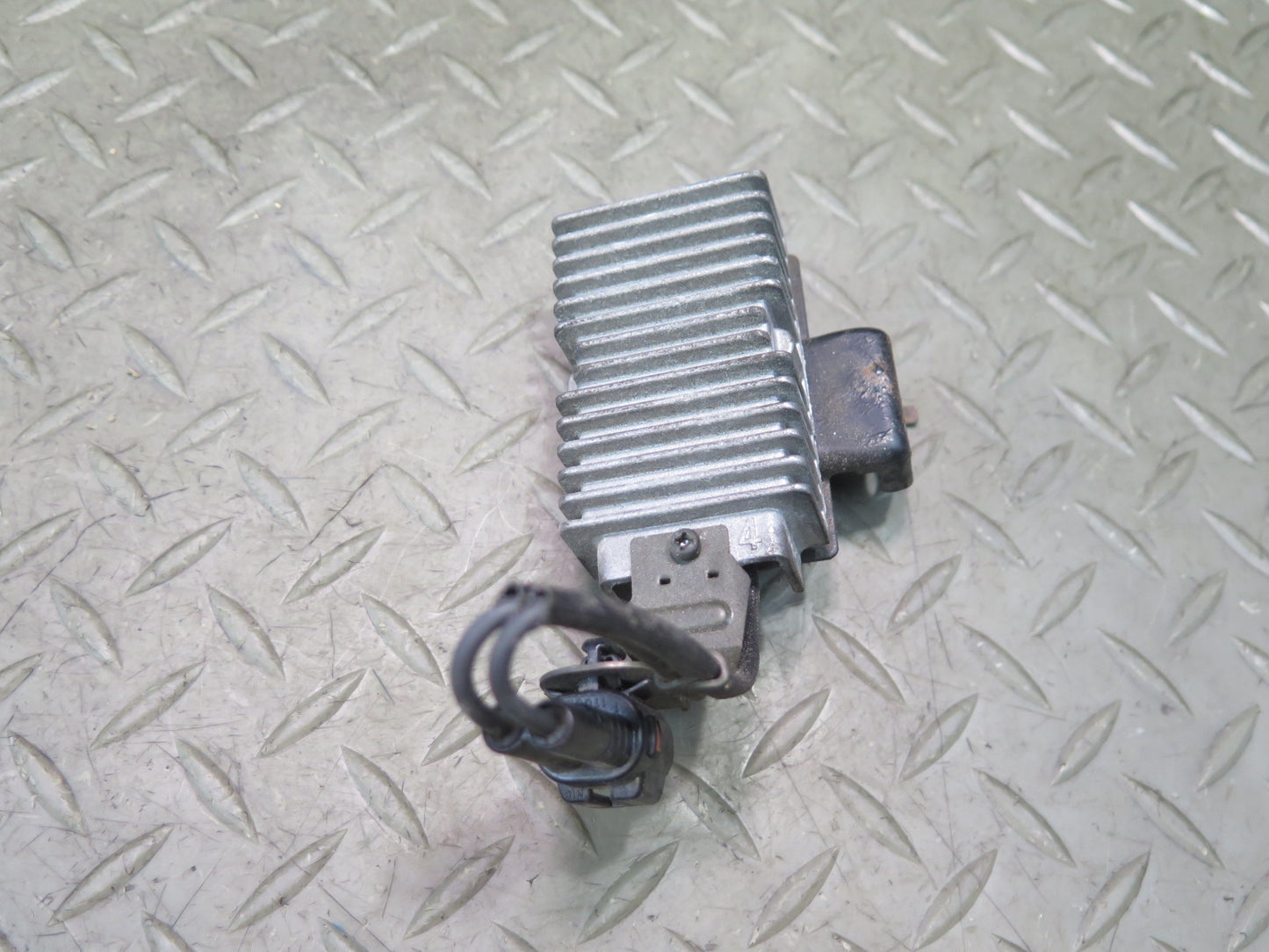 04-06 Lexus UCF30L LS430 Fuel Pump Resistor Module 23080-50140 OEM