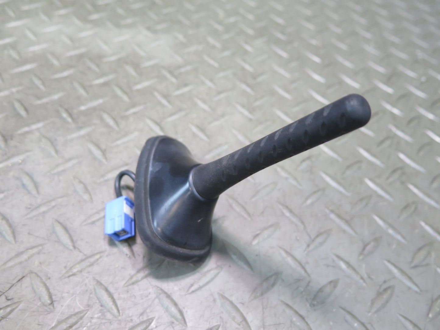 01-06 Lexus UCF30L LS430 Rear Roof Antenna OEM