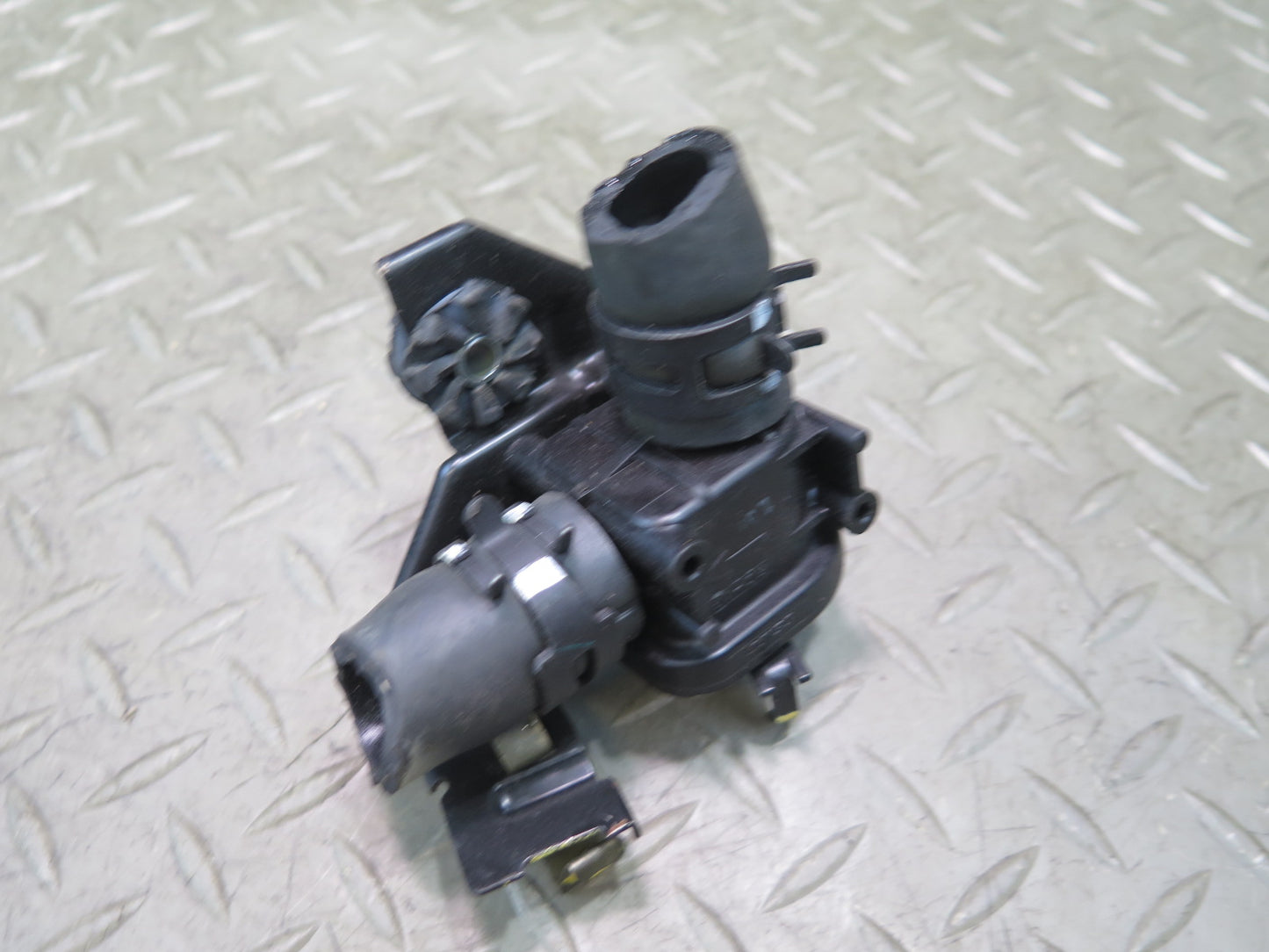 01-06 Lexus UCF30L LS430 Hvac Heater Control Water Valve OEM