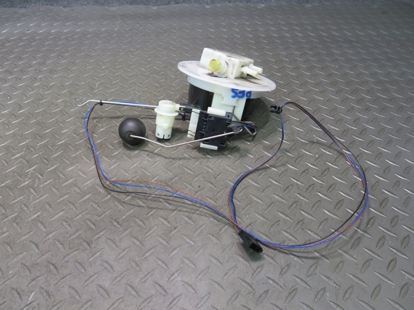 13-16 Audi RS5 4.2L V8 Fuel Pump Level Sensor Sending Unit Assembly OEM