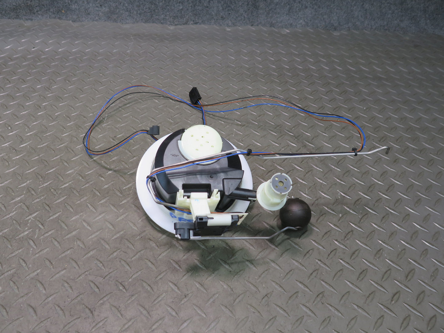 13-16 Audi RS5 4.2L V8 Fuel Pump Level Sensor Sending Unit Assembly OEM