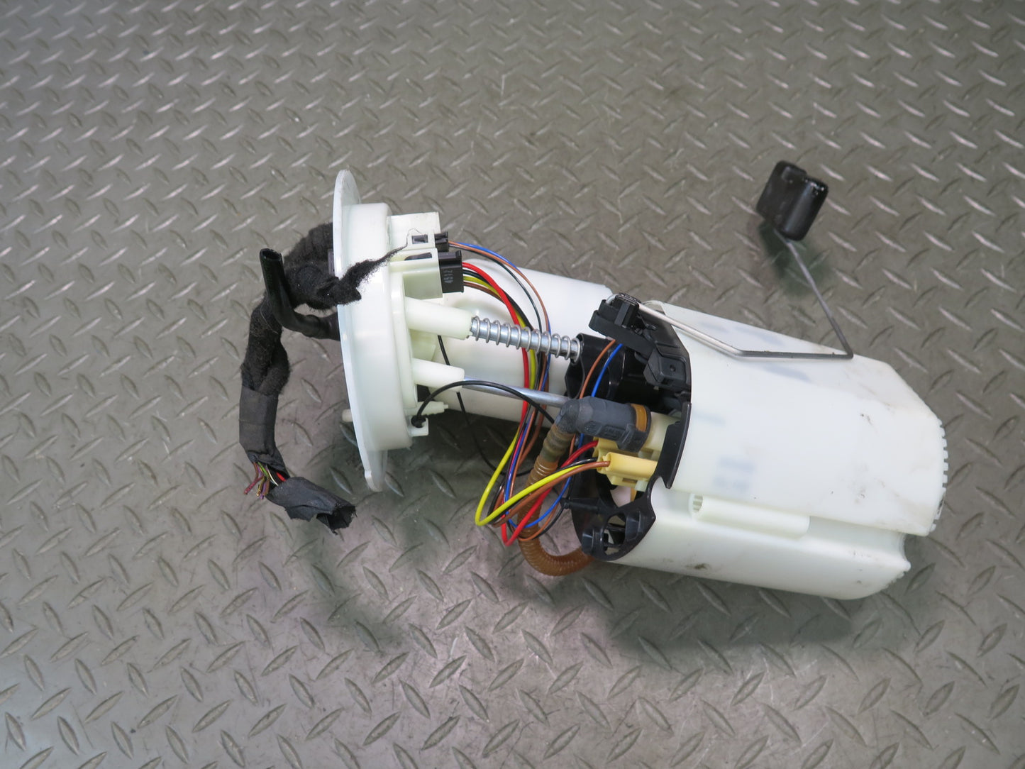 13-16 Audi RS5 4.2L V8 Fuel Pump Level Sensor Sending Unit Assembly OEM