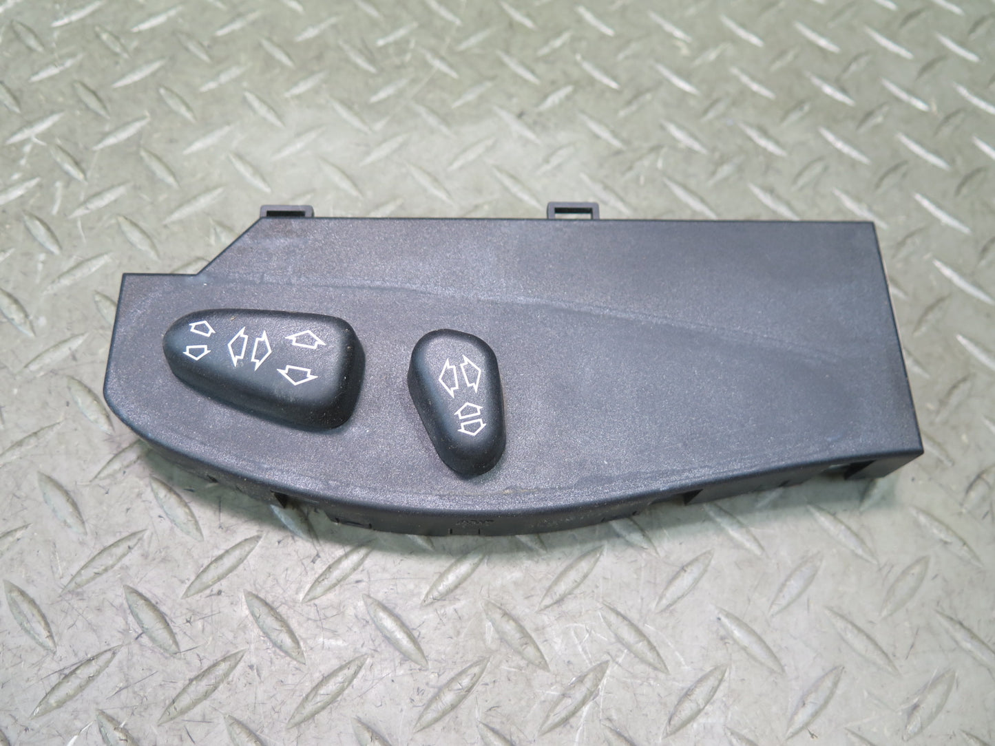 01-06 BMW E46 330ci Convertible Front Right Seat Adjustment Control Switch OEM