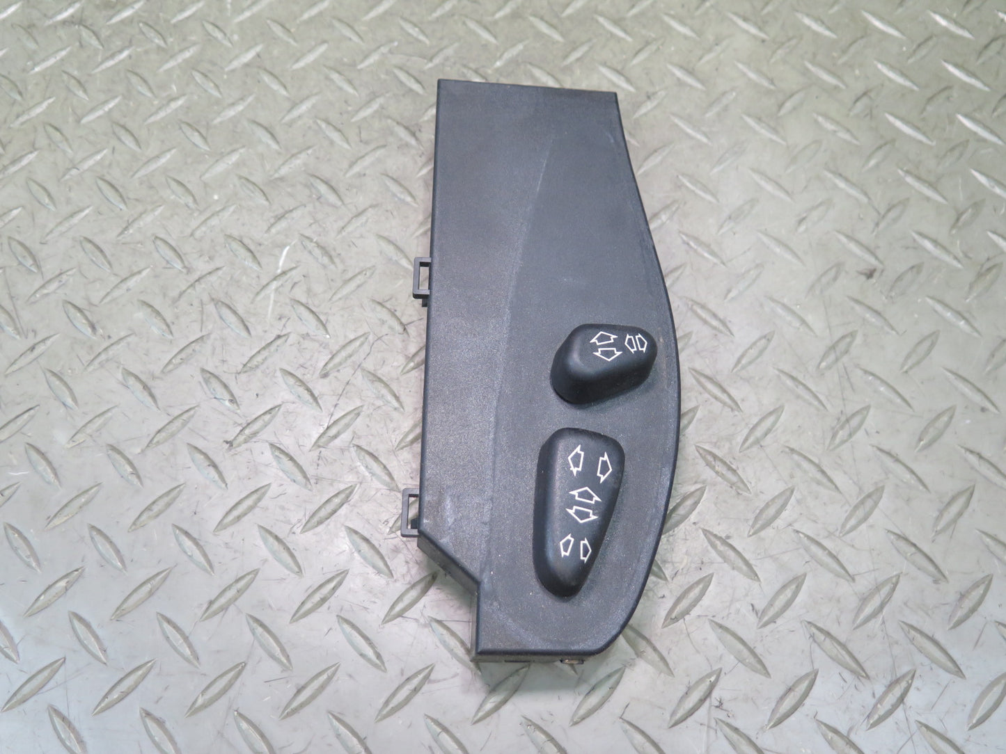 01-06 BMW E46 330ci Convertible Front Right Seat Adjustment Control Switch OEM