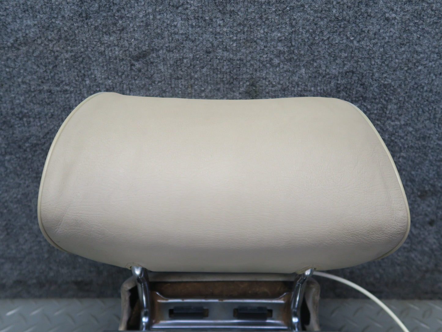 94-99 Mercedes W140 Set of 2 Rear Left & Right Seat Leather Headrest OEM